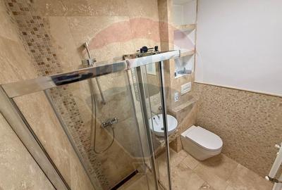 Apartament 4 camere, pe 2 niveluri si curte comuna în Centru - 20
