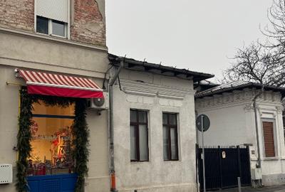 CASĂ de vanzare 2 camere cocheta Unirii - Parcul Carol - 1