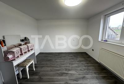 Casa individuala de vanzare formata din 2 apartamente si piscina - 3