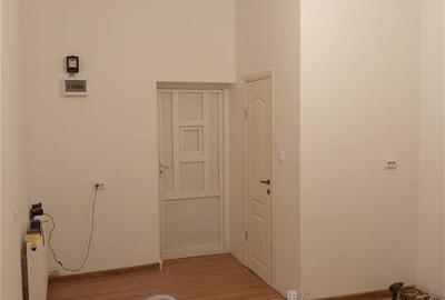 Spațiu comercial, de 20 mp, în Târgu Cucu