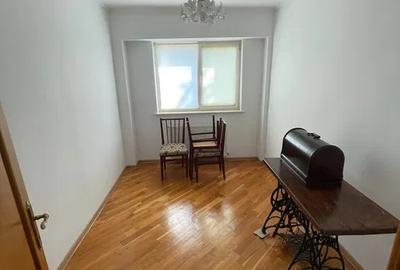 Apartament 3 camere Zona Inspectoratului Scolar - etaj 3/4  -75 mp - 6