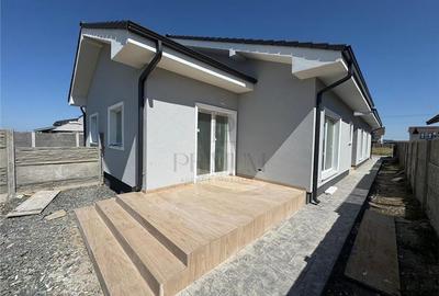 Duplex spatios - 3 dormitoare - toate utilitatile. - 1