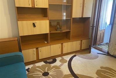 Apartament 2 camere, cartier Sud , et 3 4 , decomandat , centrala termica propri - 1