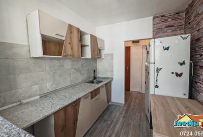 Închiriem apartament cu 2 camere, situat în zona Țiglina II, etaj 4 - 2