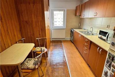 4 camere l Str.Sesului l Balcon l Etaj intermediar - 6