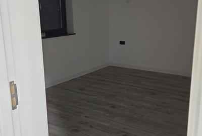 Casă de vânzare cu 3 camere, zona Lazu - 8