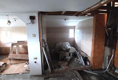 Apartament 3 camere si mansarda (zona Liceul nr.1 ) - 10