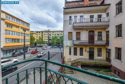 Apartament cu 3 camere semidecomandat în Semicentral