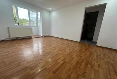 Etaj 2 bloc izolat cu centrala proprie - 1