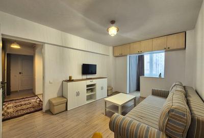Apartament cu 2 camere decomandat în Calea București