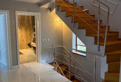 Casa Exclusivista , Pitesti ,Valea Mare , zona rezidentiala de Top . - 2
