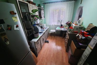 Apartament cu 3 camere, etaj 1/4, zona Tatarasi - 5