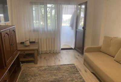 Apartament 3 camere , zona B-dul Brailei - Casa de Pensii Focsani,65mp , decoman - 1