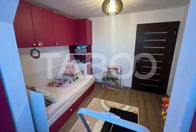 Apartament 4 camere decomandat 2 bai pivnita zona Strand Sibiu - 2