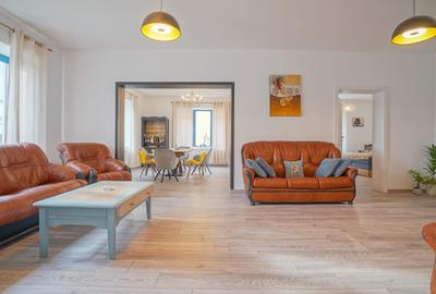 Vila din segmentul lux rafinat cu parfum de istorie in Codlea - 1