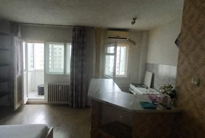 Muncii - Arena Nationala, Bloc mixt- garsoniera - 1