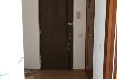Apartament 3 camere,1 Decembrie metrou,Piata, decomandat, bloc REABILITAT TERMIC - 6