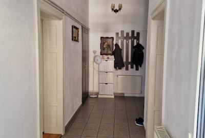 CASA in  BRAN, ZONA CENTRALA, DN 73, 400 m distanta fata de Castel. - 8
