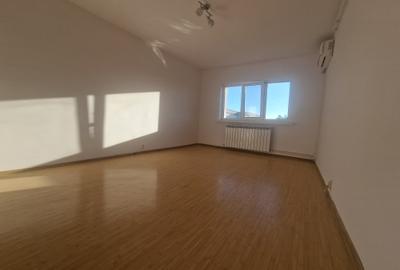 Navodari (Sud)- 2 camere decomandate, centrala gaze, liber -65.000euro - 1