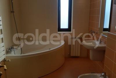 Apartament spatios si luminos cu 4 camere | 2 garaje - 6
