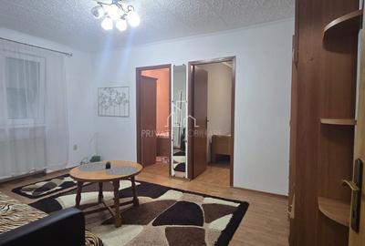 Apartament cu 3 camere decomandat, mobilat în Est