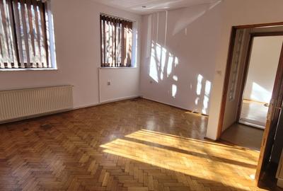 Inchiriez spatiu de birouri, 80 mp, Str Lunga - 1