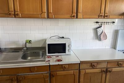 Apartament 3 camere in Focsani , zona centrala, et 2 4 , decomandat , 77 mp , li - 14