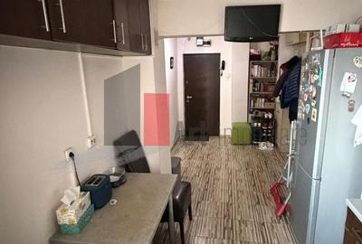 Apartament cu trei camere de vanzare-Crangasi-loc de parcare - 8
