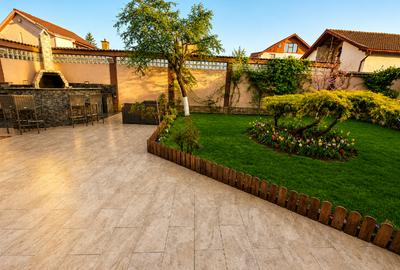 VILĂ EXCLUSIVISTĂ CU PISCINĂ, 470 MP UTILI, TEREN 600 MP – AGIGEA, LA 5 MINUTE D - 10