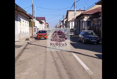 Casa cu personalitate in Calomfirescu – spatiu, liniste si teren gener - 38