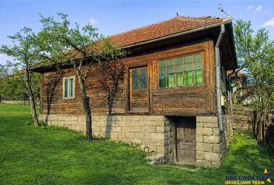 Film! Casa din lemn,cu doua camere, pe domeniu de 2.819 mp, Mereni, Covasna - 3