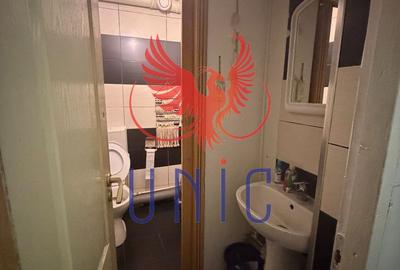 Spatiu stradal, parter - 8