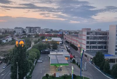 Apartament cu 3 camere semidecomandat în Sebastian