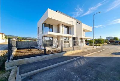 Casa tip duplex | 110mp utili | 341mp teren | Mihai Romanu Buna Ziua! - 1