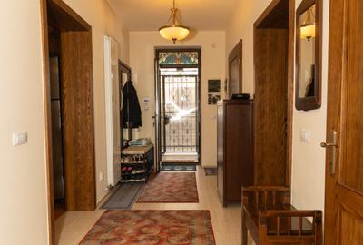 Vila cu PISCINA acoperită, zona centrala în Periș - 9