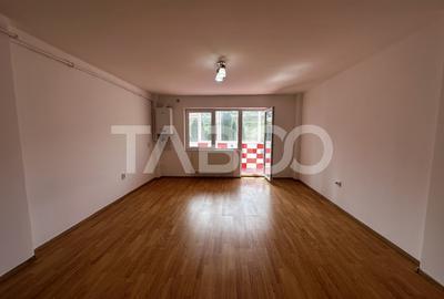 Exclusivitate - Garsoniera de vanzare Poiana Sibiului 40 mpu etaj 2 - 3