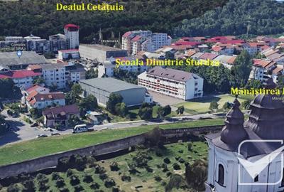 Apartament cu 2 camere decomandat în Nicolina