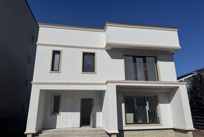 Casă individuală cu 4 camere în Central