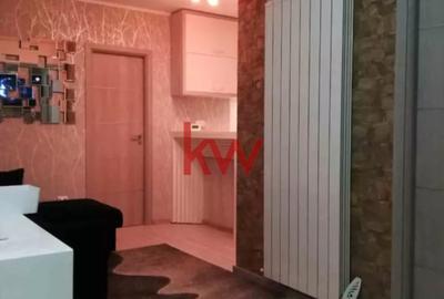 Apartament cu 3 camere, mobilat în Podul de Piatră