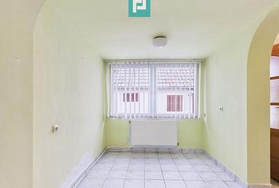 Casă cu 2 corpuri  și 5 camere în Livada - 9