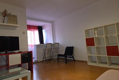 Bulevardul Timisoara - vis-a-vis  de  Plaza Romania - Garsoniera cf. 1 - MODERNA - 3