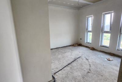 Casă cu 4 camere în Florești