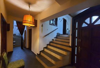 EXCLUSIV ULTRACENTRAL VILA 6 CAMERE-DEOSEBITA-POZITIE EXCELENTA - 1