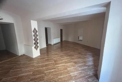 Caransebes, CHIRIE, Spatiu Comercial Birouri, 172 Mp, Ultracentral - 2
