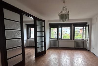 Apartament cu 4 camere circular în 1 Mai