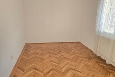 Inchiriez sau vand apartament 4 camere in Deva, zona Pietei Centrale, etaj 3, - 6