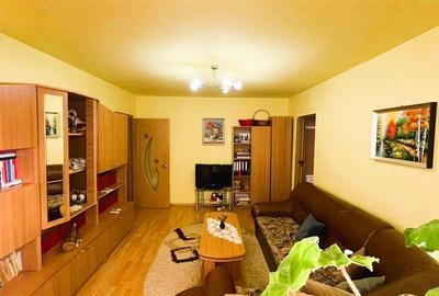 SUPER OFERTA! Apartament 3 camere, etaj 1 din 4. Zona linistita, Sacele - 1