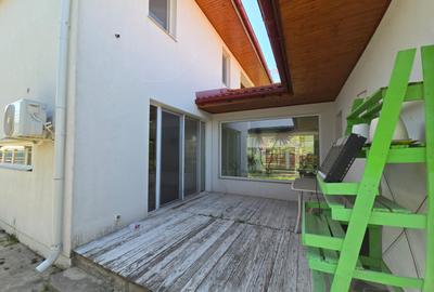 Casa la intrare in comuna,teren 894 mp,244 mp utili,200 m de blv. - 6