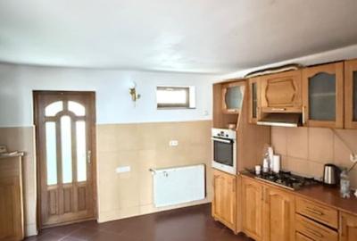 ZONA PARC casa P+1 nemobilata , an 2005! - 1