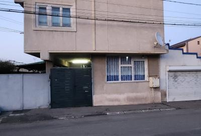 Casă individuală cu 6 camere în Coiciu